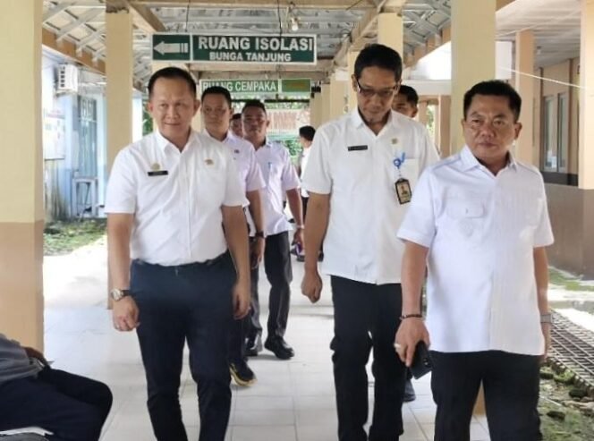 
 Tinjau RSUD Kapuas, Bupati Kapuas HM Wiyatno Soroti Penataan Lingkungan