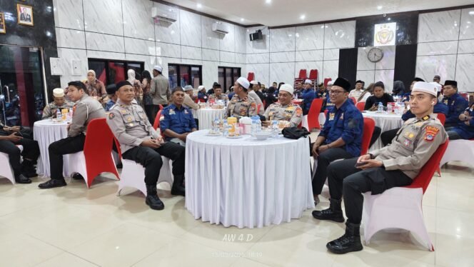 
 Polres Kotabaru dan Wartawan Gelar Buka Puasa Bersama