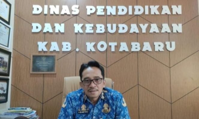 
 Program Bupati Baru, Disdikbud Kotabaru Siapkan Seragam Sekolah Gratis