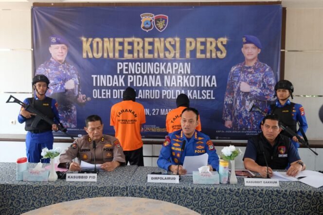 
 Dit Polairud Polda Kalsel Ringkus Gagalkan Peredaran 400 Gram Sabu, Dua Pelaku Ditangkap