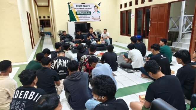 
 Anggota DPRD Kotabaru Dengarkan Aspirasi Mahasiswa