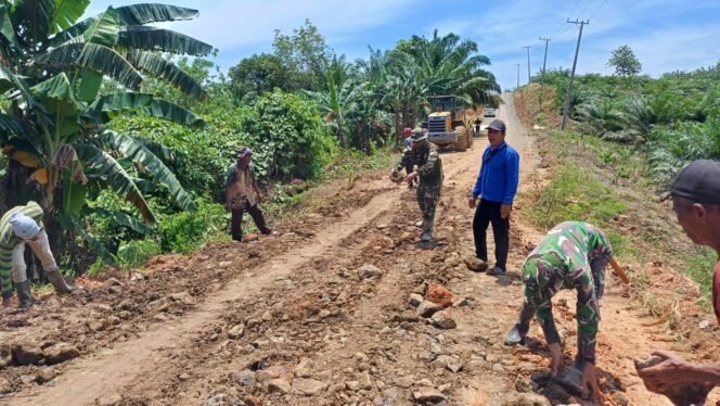 
 Satgas TMMD Kotabaru Kejar Target Pengerasan Jalan