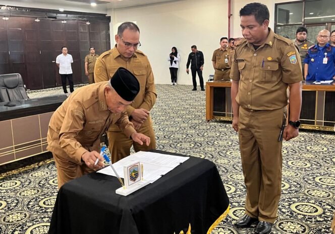 
 Bupati Kotabaru Teken Piagam Audit Internal, Perkuat Tata Kelola Pemerintahan