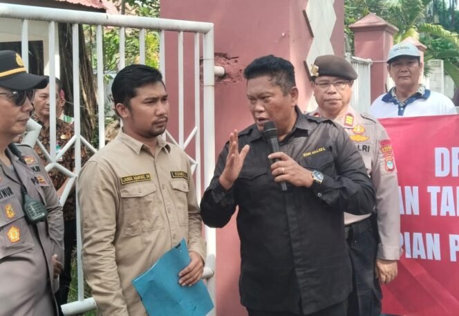 
 PT MPT Diduga Rugikan Baramarta, LSM Berdemo di DPRD Banjar