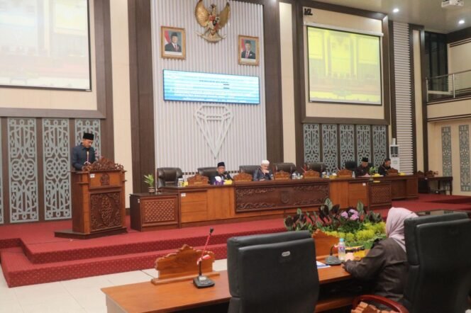 
 Rapat Paripurna DPRD Banjar, Bupati Sampaikan LKPJ 2024