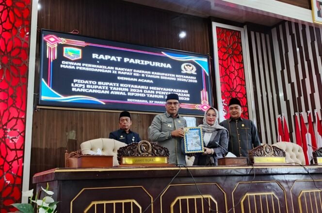 
 Paripurna DPRD Kotabaru, Bupati Sampaikan tentang LKPJ 2024 dan Rancangan Awal RPJMD 2025-2029