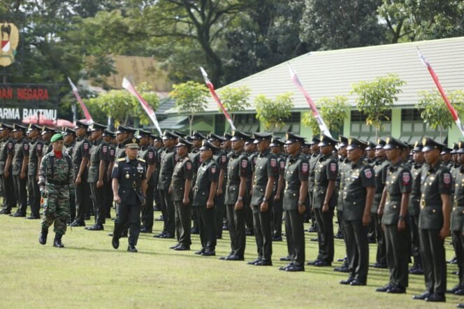 
 444 Tamtama TNI AD Rampungkan Pendidikan di Banjarbaru