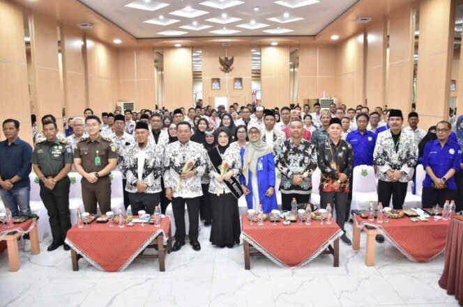 
 Bupati Kapuas, H. Muhammad Wiyatno, membuka resmi Konferensi Kabupaten Persatuan Guru Republik Indonesia (PGRI) Kapuas Masa Bakti XXIII Tahun 2025–2030, Kamis (24/4/2025). foto-istimewa