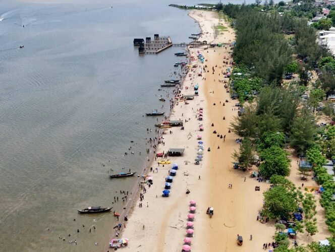 
 Pantai Batakan Hasilkan PAD Rp600 Juta Selama Libur Lebaran