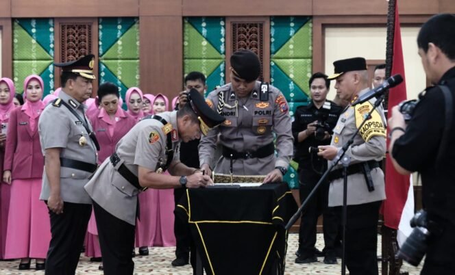 
 Kapolda Kalsel Lantik Pejabat Baru, Ini Daftarnya