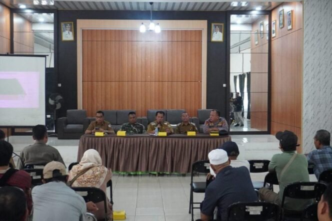 
 Proyek Pelebaran Jalan Sekumpul Akan Dilanjutkan, Pemkab Banjar Sosialisasikan Kepada Warga