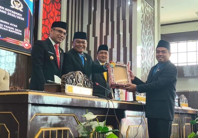 
 Pemkab Kotabaru Ajukan 3 Raperda dalam Rapat Paripurna DPRD