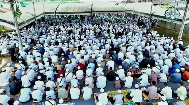 
 Ratusan Ribu Jemaah Padati Puncak Haul ke-219 Datu Kalampayan