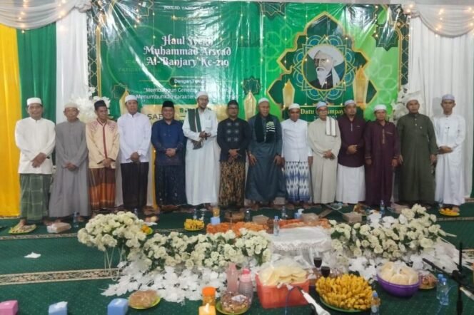 
 Wakil Ketua DPRD Kotabaru Hadiri Haul Syekh Arsyad Al-Banjari