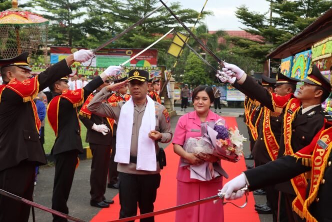 
 Tradisi Farewell: Penyambutan dan Pelepasan Kapolres Banjar