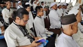 Ratusan jemaah haji asal Kabupaten Banjar mengikuti manasik di Asrama Haji di Banjarbaru, Sabtu (12/4/2025). foto-Hendra