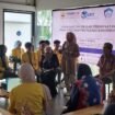 Pembina Perkumpulan untuk Pemilu dan Demokrasi (Perludem), Titi Anggraini, saat jadi narasumber dalam Diskusi dan Sosialisasi Jaga Suara PSU Pilkada Banjarbaru, Jumat (18/4/2025) sore. foto-hendra