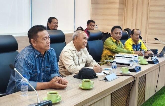 
 Bupati Kotabaru Temui Kementerian PU Bahas Penyelesaian Pasar Kemakmuran
