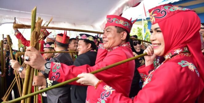 
 Laluhan dan Ritual Ngarunya Memukau di Perayaan Hari Jadi Kabupaten Kapuas