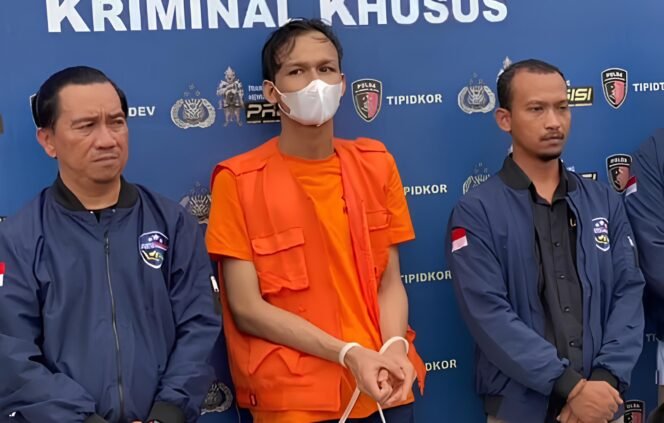 
 Tersangka GCB (20), pemuda asal Jakarta diamankan Polda Kalsel. foto-istimewa