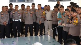 Kapolres Banjarbaru AKBP Pius X Febry Aceng Loda saat memberikan pengarahan persiapan pengamanan PSU, Selasa (15/4/2025). (foto-istimewa).