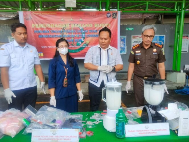 
 Kejari Kotabaru Musnahkan Barang Bukti Narkotika dan Perkara Lain