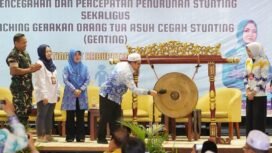 Rakor Tim Pencegahan dan Percepatan Penurunan Stunting (TPPS) sekaligus meluncurkan Gerakan Orang Tua Asuh Cegah Stunting (Genting) di Hotel Grand Qin, Banjarbaru, Kamis (8/5/2025) pagi. foto-RSB