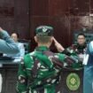 Sidang pembunuhan berencana terdakwa Kelasi Satu Jumran di Pengadilan Militer Banjarmasin, di Banjarbaru, Kamis (8/5/2025). foto-Hendra