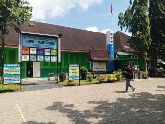 
 SMPN 1 Martapura. foto-haris/ricek.id