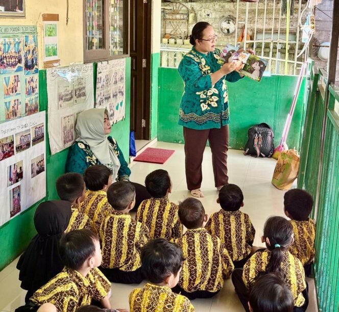 
 Dispersip Kotabaru Bangun Karakter Anak Lewat Storytelling
