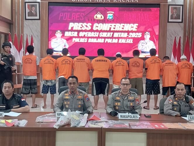
 Polres Banjar menggelar konferensi pers hasil Sikat Intan 2025, Rabu (215/2025). foto-Hendra