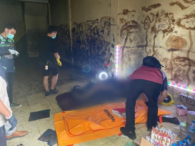 
 Seorang Wanita Ditemukan Membusuk Dalam Ruko di Banjarbaru