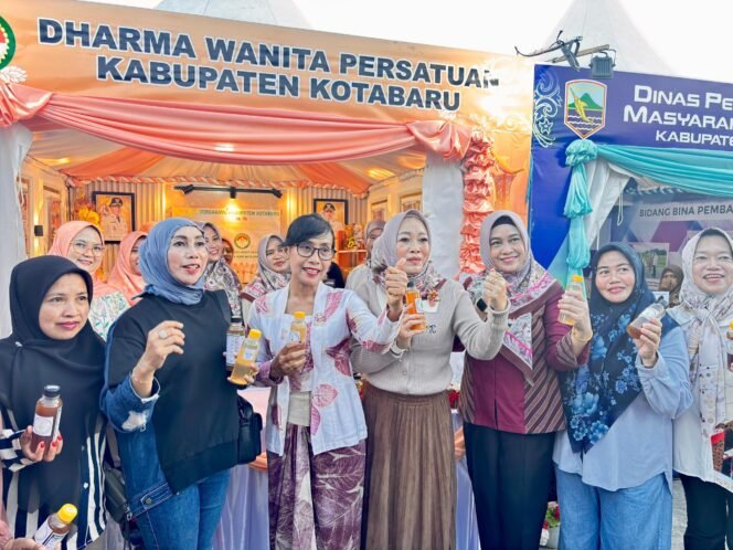 
 Dharma Wanita Persatuan Kotabaru Pamerkan Produk Unggulan di Saijaan Expo 2025