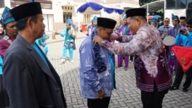 Disambut dengan Sinoman Hadrah, Kafilah MTQ Kalsel dari Tanah Bumbu yang pertama tiba di Martapura, Kamis (19/6/2025). foto-RSB