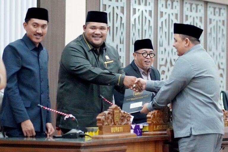 Rapat Paripurna DPRD Banjar, Sabtu (14/6/2025) malam.