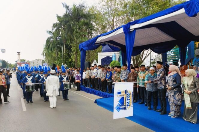 
 Pawai Ta’aruf MTQ Nasional XXXVI Tingkat Provinsi Kalsel 2025 yang dipusatkan di Martapura, Kabupaten Banjar, Sabtu (21/6/2025) siang. Foto-Hendra
