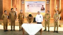 Penandatangani Komitmen Bersama Persetujuan Internal Audit Charter (IAC) dan penguatan Sistem Pengendalian Intern Pemerintah (SPIP) Terintegrasi, di Aula Kantor Badan Pengawasan Keuangan dan Pembangunan (BPKP) Perwakilan Kalimantan Selatan, Senin (16/6/2025). Foto-MC Banjar