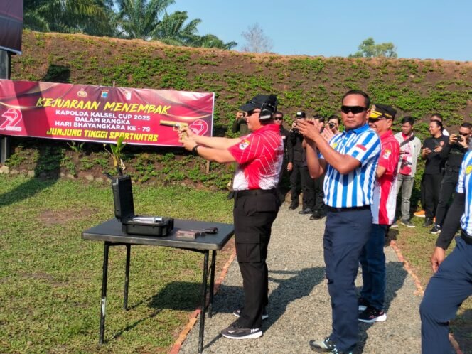 
 Polda Kalsel Gelar Kejuaraan Menembak Sambut Hari Bhayangkara ke-79