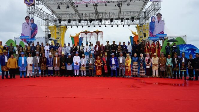 
 ‘Kotabaru Hebat’: Puncak Perayaan HUT ke-75 Semarak di Siring Laut