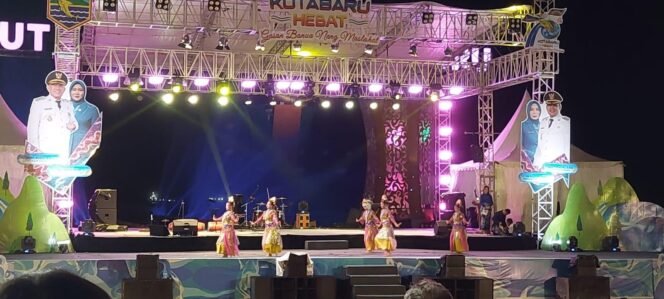 
 Parade Budaya Kotabaru Tampilkan Keberagaman Etnis dan Duta Budaya Bone