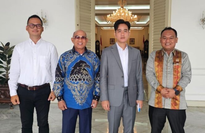 
 Bupati Kotabaru Temui Gibran, Bahas Pembangunan Stadion dan KEK Mekarputih