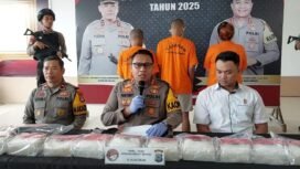 Kapolres Banjarbaru, AKBP Pius X Febry Aceng Loda, menggelar konferensi pers pengungkapan kasus sabu 10,3 Kg, Selasa (3/6/2025). foto-Hendra