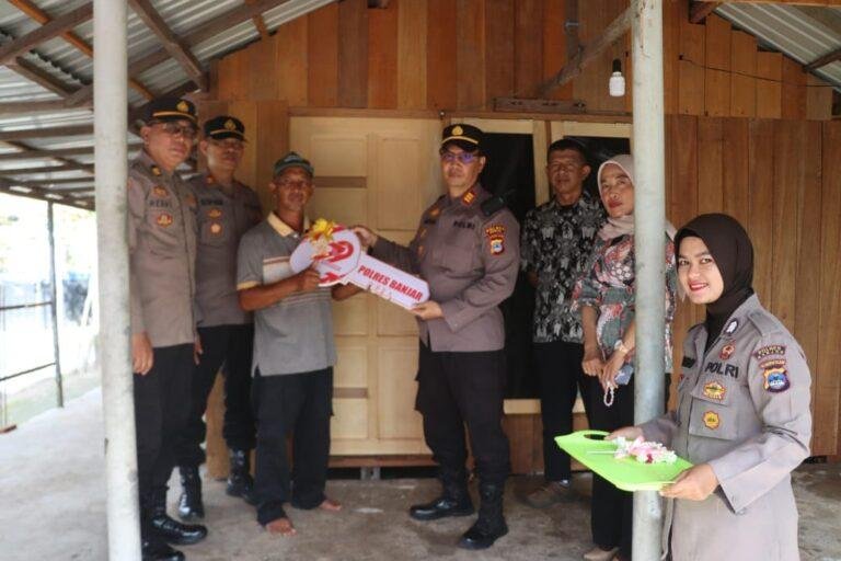 Hari Bhayangkara ke-79, Polres Banjar Resmikan Program Bedah Rumah