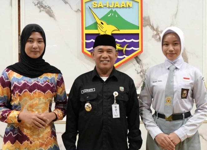 
 Siswi di Kotabaru Melaju ke Seleksi Paskibraka Nasional Bikin Bupati Bangga