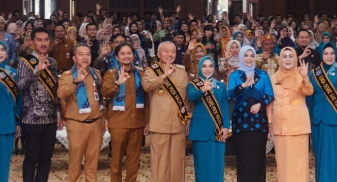 
 Peringatan Harganas ke-32 Tahun 2025 di Aula KH Idham Chalid, Kantor Gubernur Kalsel, Banjarbaru, Selasa (24/6/2025). foto-Adpim