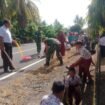 Koramil 02/Marioriawa Kodim 1423/Soppeng, karya bakti bersama siswa-siswi SD 249 Mattiro Bulu