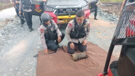 Tim Gegana turun tangan ke lokasi mengevakuasi temuan diduga proyektil, di Banjarbaru, Senin (7/7/2025). foto-Humas Polres Banjarbaru