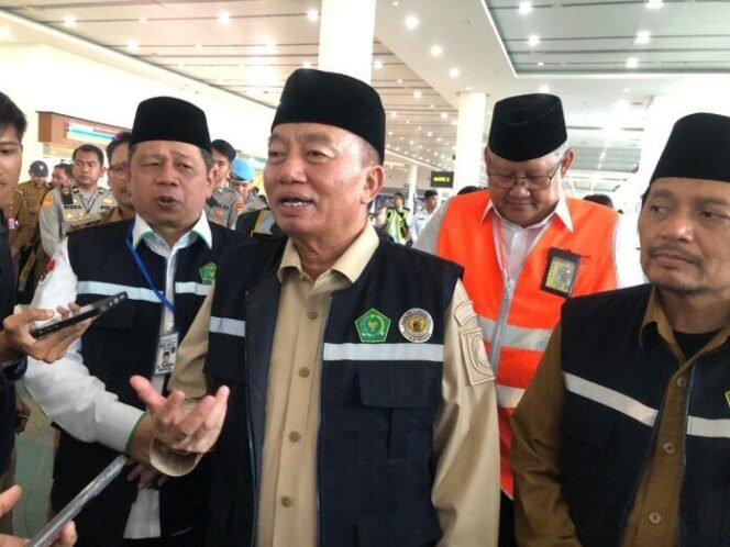 
 Gubernur Kalsel Lepas Kloter Pertama Jemaah Haji, Tegaskan Pentingnya Pendampingan Lansia