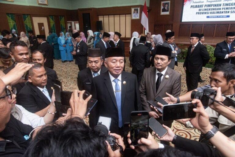 Gubernur Kalsel Lantik 18 Pejabat Eselon II: Kita Lihat 6 Bulan Baik atau Tidak