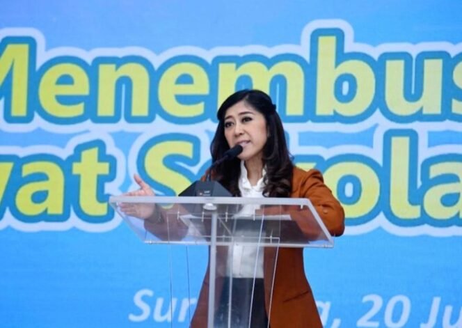 
 Menteri Komunikasi dan Digital Meutya Hafid dalam acara Media Briefing bertajuk “Menembus Batas Lewat Sekolah Rakyat” yang digelar di Monumen Pers Nasional, Surakarta, Minggu (20/7/2025). Foto: Dok Kemkomdigi